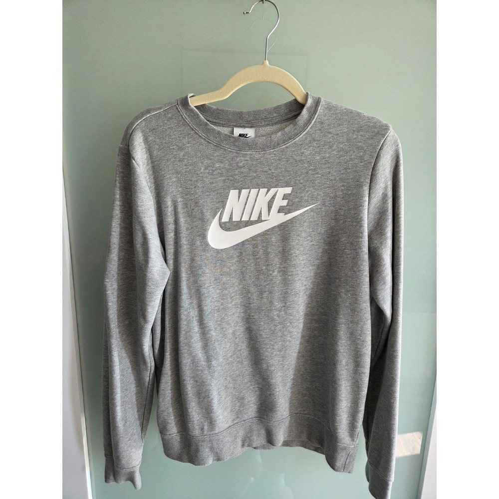 Nike women's sweater size small like new